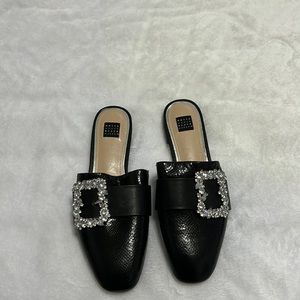 White House Black Market mules